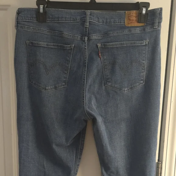 Levi's Women's Straight Leg Jeans in Light Blue - Picture 2 of 2